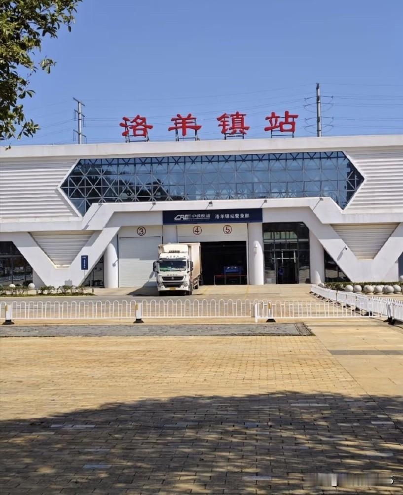 短暂的3万天人生路程上，充满了各种意外和无数次明天。不幸总是悄摸摸到来，昆明