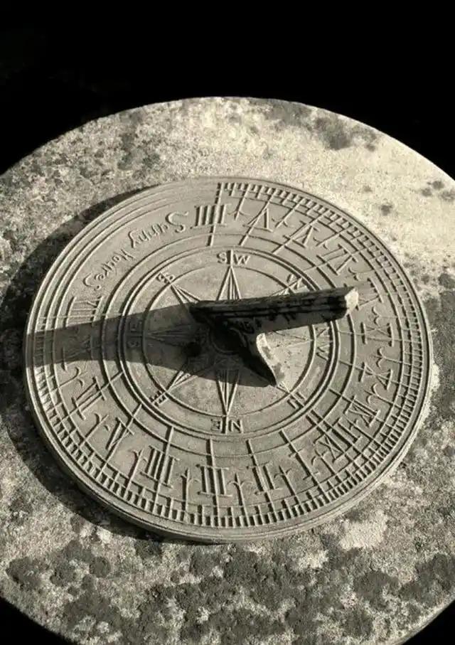 西方古代真的没有历法？公元前46年，那一年有445天。不是笔误，是真的。为了