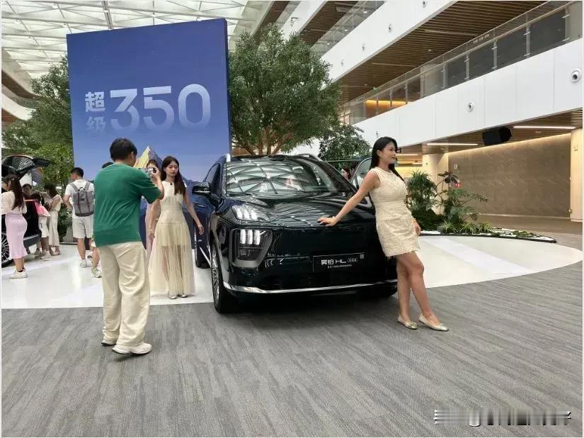 2025年买车新口诀，买车不纠结：1、要面子：买宝马2、随大流：买大众