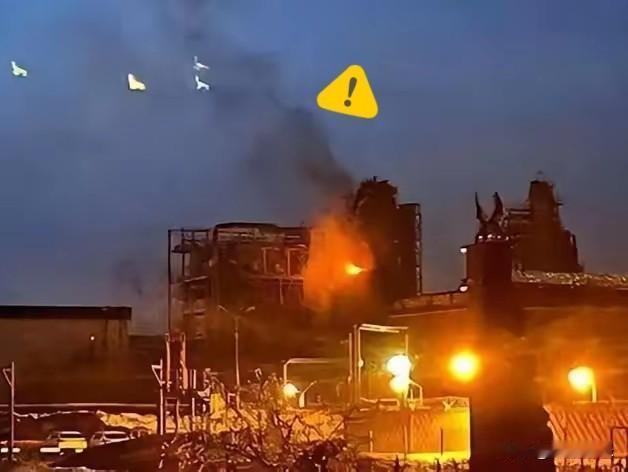 乌克兰最大的油气巨头一夜之间化为火海，7处核心能源厂被炸塌。防空导弹一颗都拦不住