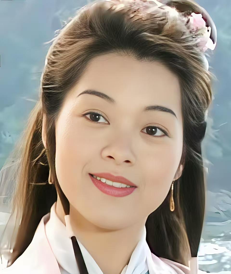 刘德华亲手捧红的女主角，现在赚的钱比拍戏时少90%，却每天被预约电话打爆。她主