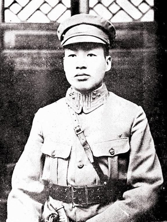 1933年，刘文辉兵败，担心被赶尽杀绝，便派夫人杨蕴光去成都找刘湘说情。刚打照面