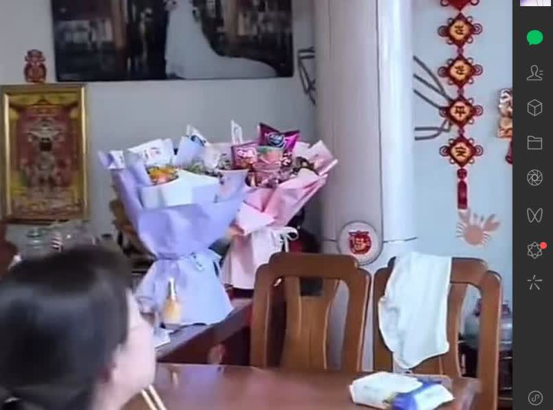 姐夫送小姨子考完三件套，结果一群网友在评论区作妖——在网上看到这样的一则