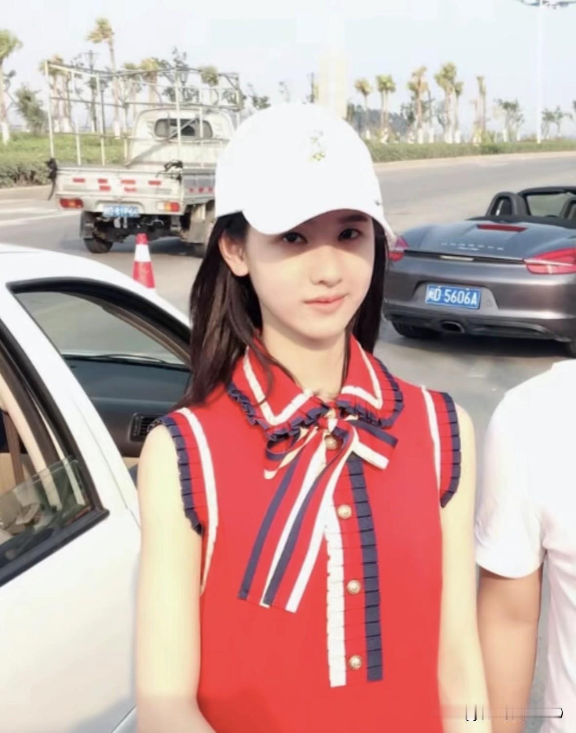 很少见到！生活状态里的陈都灵