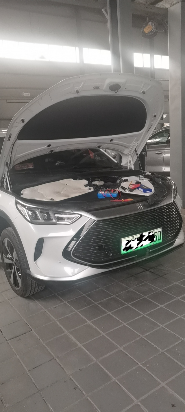 比亚迪宋plusdmi质量极差购车需谨慎购车40多天开着一切正常，因为头一天晚