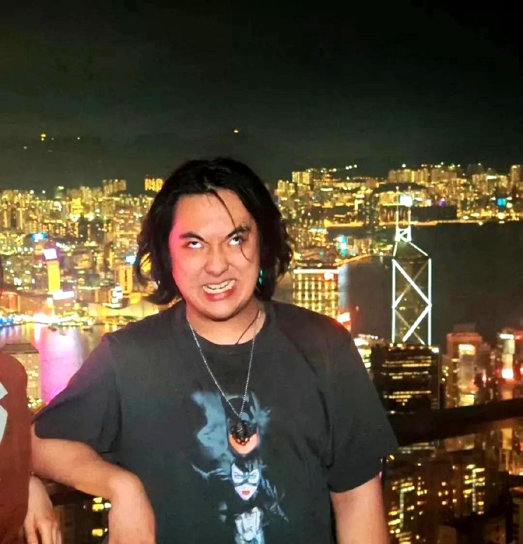 谁能想到，那个在《爸爸去哪儿》里奶声奶气圈粉无数的费曼，如今对着镜头说出“你们可
