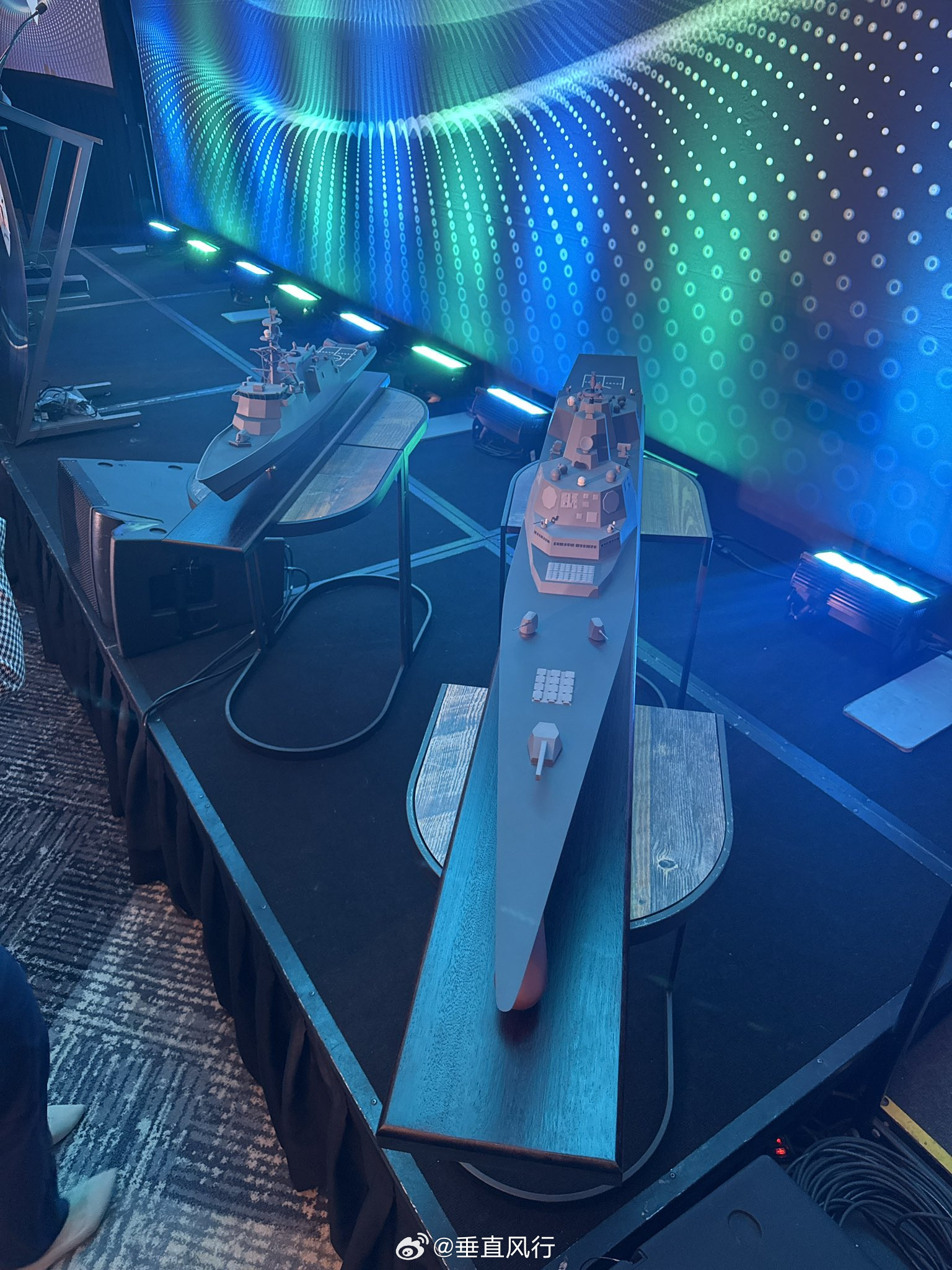 美国海军部长约翰·C·费兰在美国水面舰艇协会（SurfaceNavyAsso