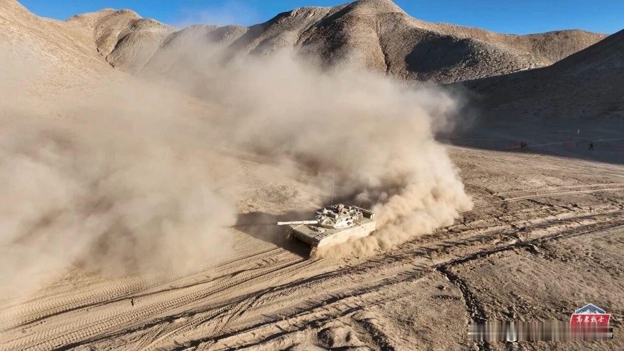 2026年全军军事训练拉开帷幕，西藏军区官泄：重型合成旅装备的高原“小黑豹”15