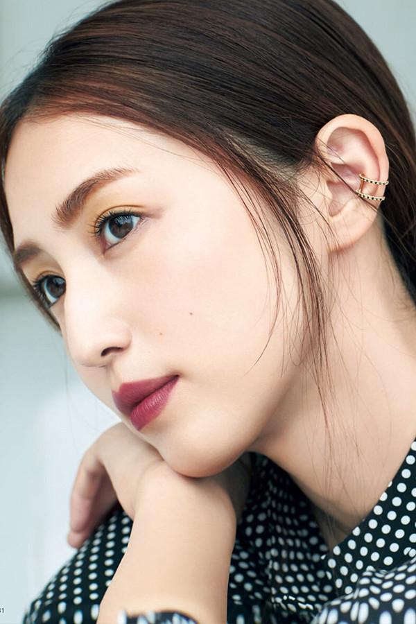 台湾富婆为了阻止儿子来大陆读书，决定让儿子到大陆参加暑期军训，心里美滋滋的想：等