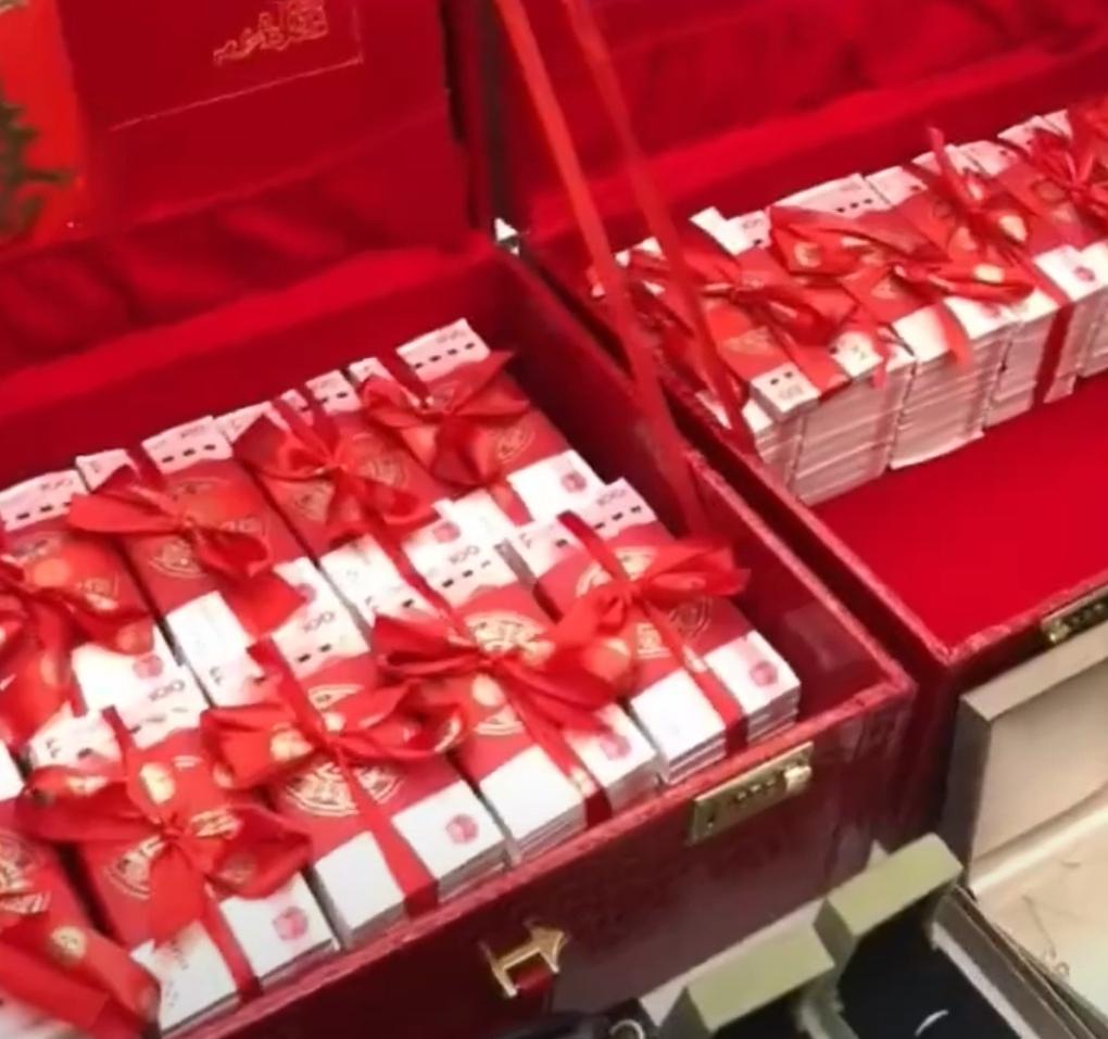 2026年2月24日，安徽一场婚礼现场，新娘父亲做出了退还彩礼的举动。婚礼进