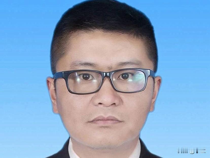 云南大理祥云县的“85后”谢卓晟上了热搜！他有大学文化水平，2007年他大学毕业