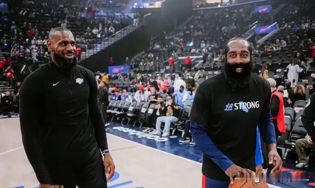 詹姆斯经纪人兼商业合作伙伴里奇-保罗表示：“假如哈登与詹姆斯联手，早就三冠在手了