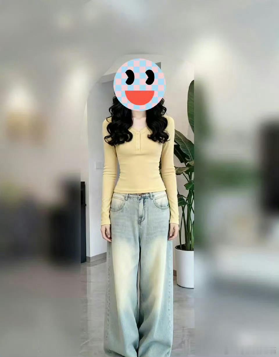 女生审美，约会穿1还是2？​​​​