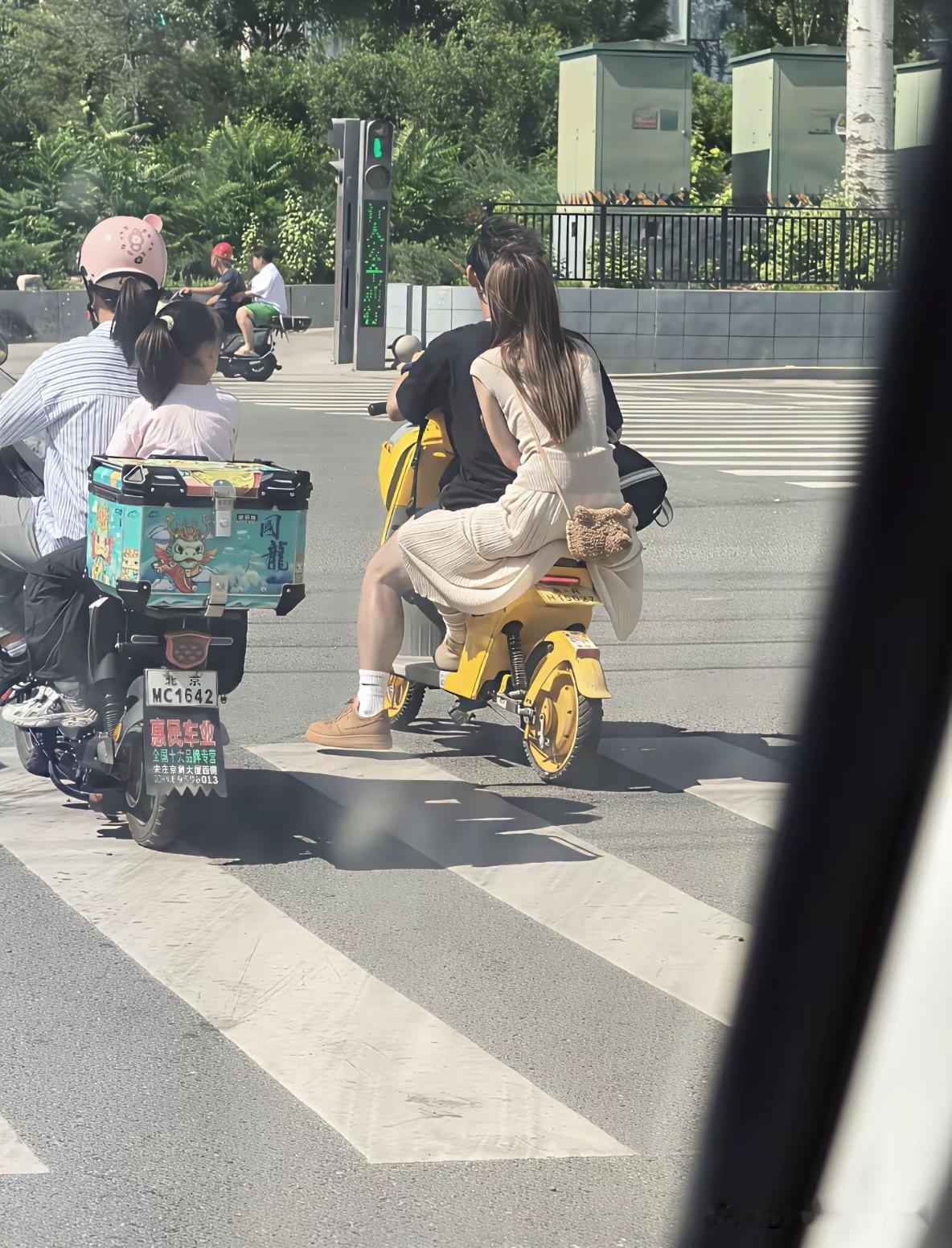 老天呐，看了三遍，才反应过来！[赞][捂脸哭][捂脸哭]