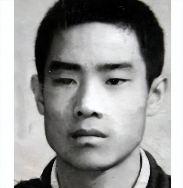 “我爷爷是朱德！你们谁敢动我！”1983年，25岁的朱国华被判死刑，他在法庭