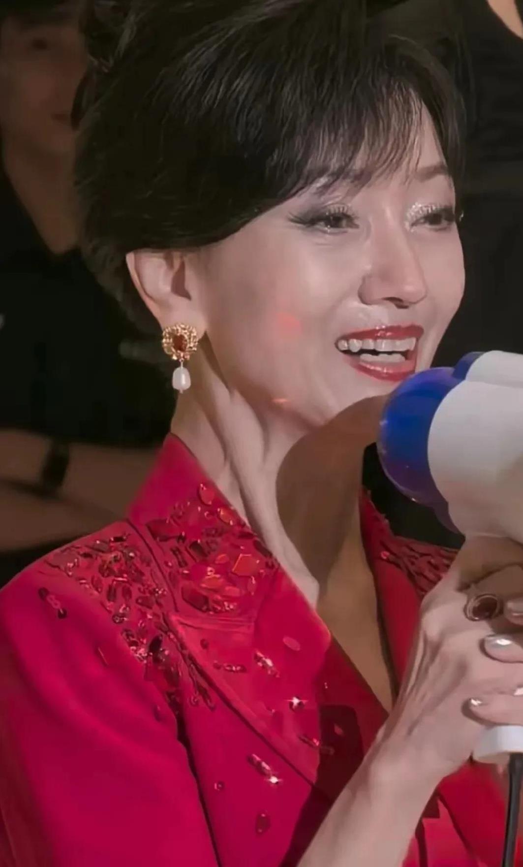赵雅芝已经出道半个世纪了，很多人好奇她什么时候会彻底退休呢？其实也应该就是这两三