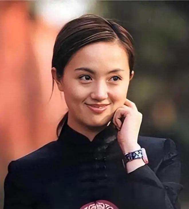 朱媛媛因病早逝，把孙俪吓得不轻。朱媛媛刚去世没有几天，孙俪就赶紧把自己下巴上的那