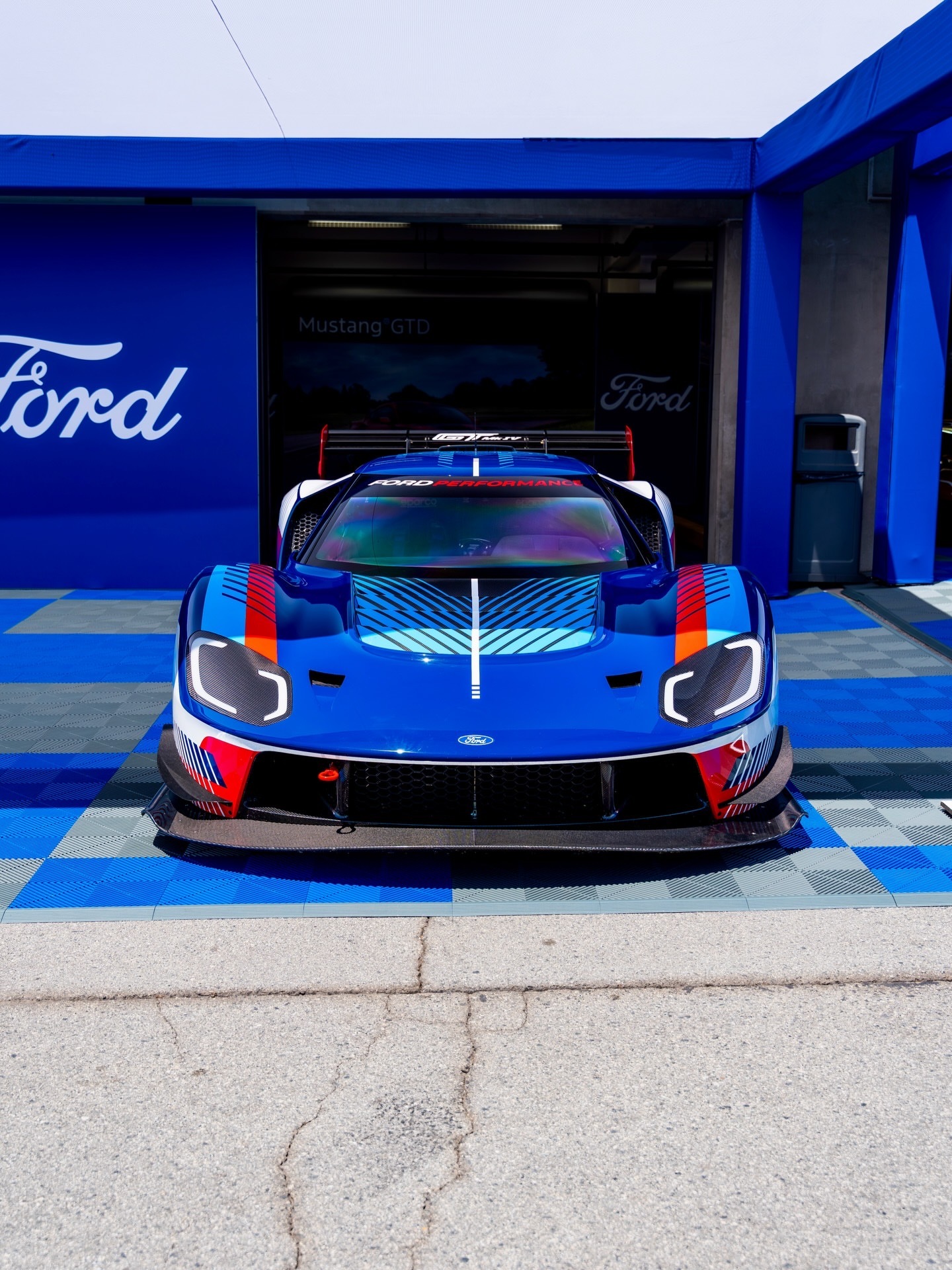 开启2026年的狂欢之旅。福特GTMkIV-采用双涡轮增压V6引擎，拥有