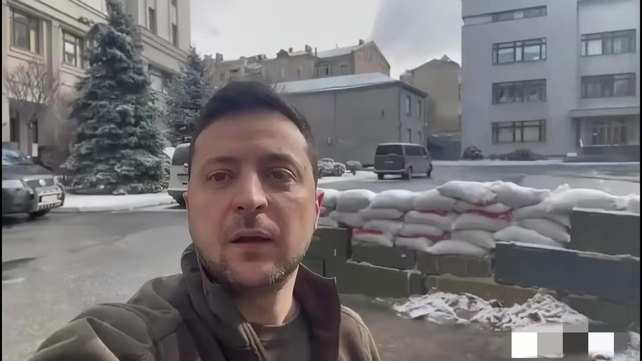 和大家回顾一下俄乌战争中北顿涅茨克战役：北顿涅茨克战役是2022年俄乌冲突中