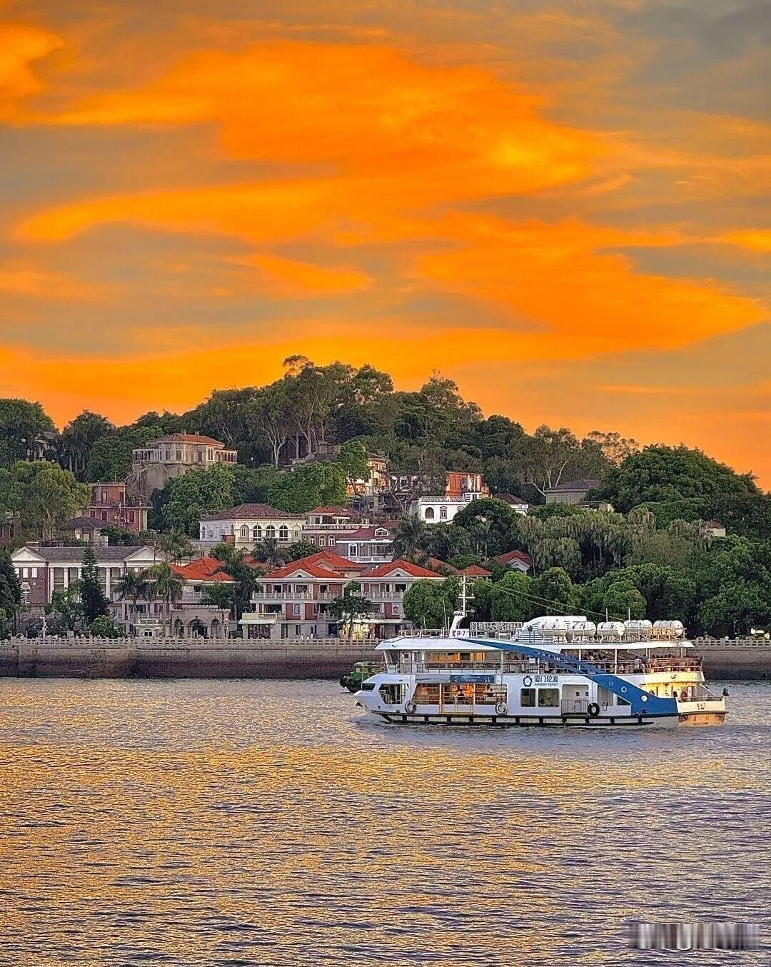 进入冬季，免费景点人气很旺的十大城市：1. 漠河 2. 哈尔滨3. 吉