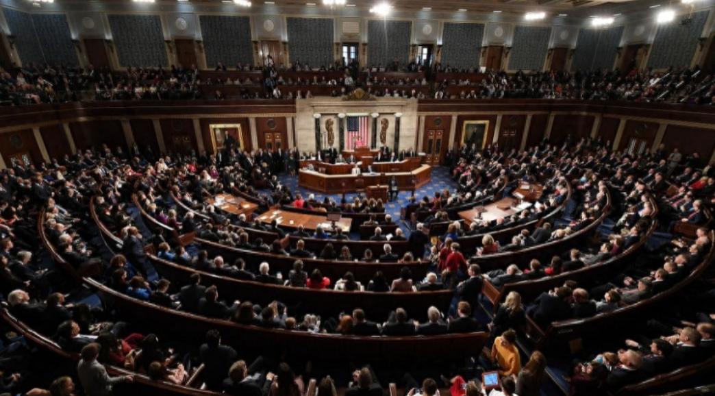 美国众议院周一以395票赞成2票反对，通过《保护台湾法案》。我还以为是要