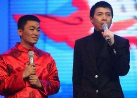 在一次访谈节目上，主持人问冯小刚当了这么多年导演，有没有后悔的事情？冯小刚沉默了