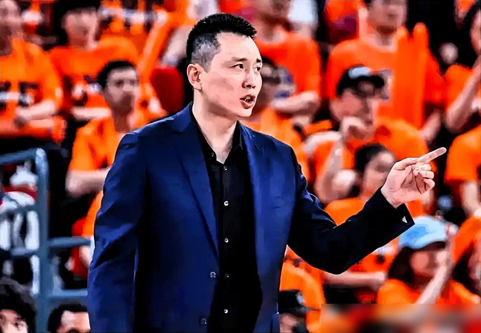 北京队差点逆转20分的双塔奇兵，赛后主帅许利民却说：这纯粹是没办法的办法。许