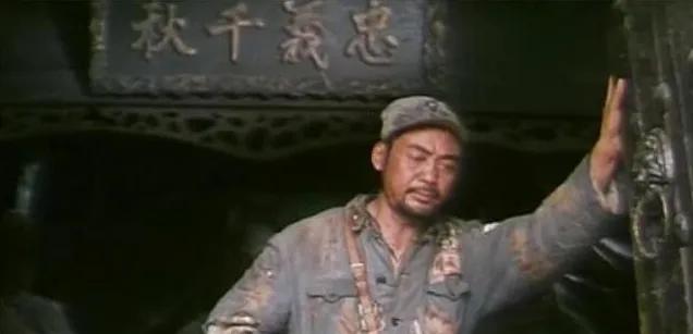 1938年3月30日，台儿庄大半被日军占领，师长池峰城先后派出的二批敢死队全部战