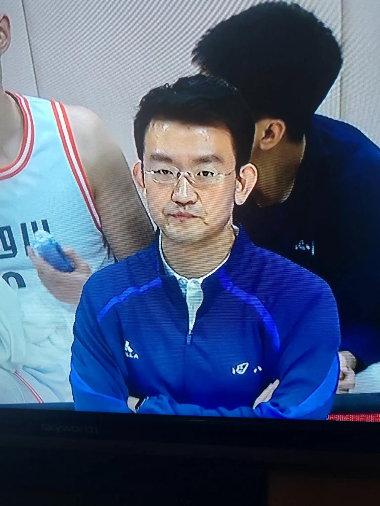 今晚男篮两场半决赛，在预料之中，分别是四川浙江辽宁广东！哪两支球队能进决赛恐怕球