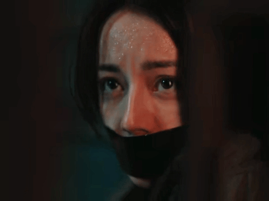 迪丽热巴快准狠的几秒钟迪丽热巴快准狠的几秒钟！从几个近景和特写镜头中甚至还能清