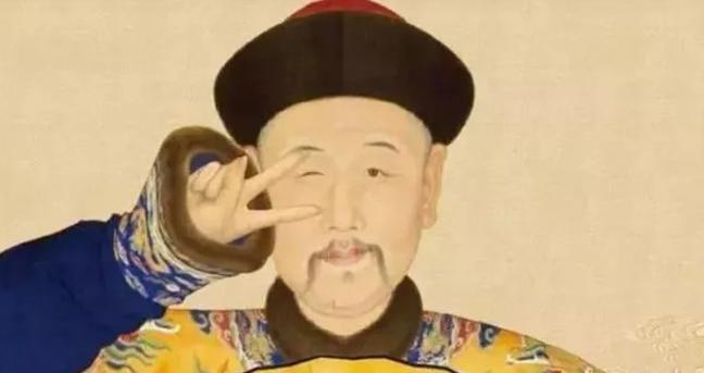 1758年，乾隆下江南，跟瓜农闲聊，对瓜农大加称赞。吃完西瓜，走了500米后，突