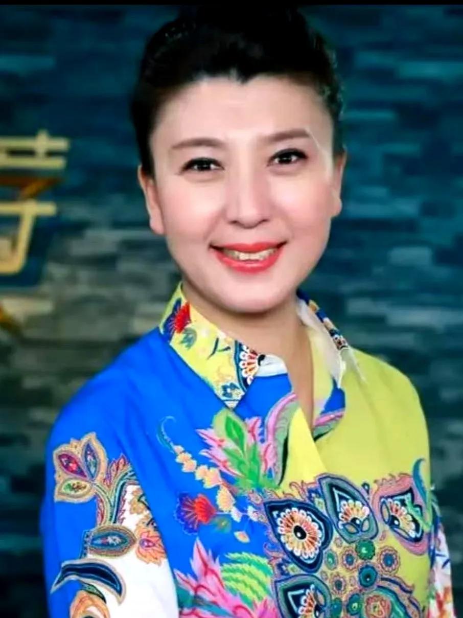 看到这事儿，先愣住了。闫学晶icon最惨的结局，不是演不了剧、上不了春晚ico