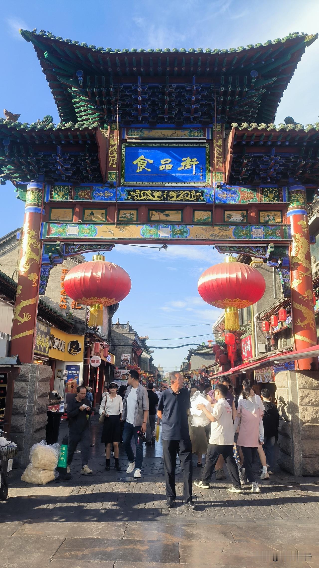 保定人逛太原！听出租车师傅指点打卡食品街、钟楼街到太原游玩，食品街和钟楼街是