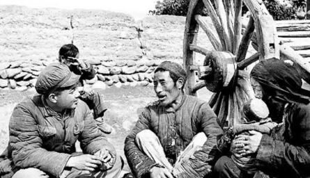 1946年，从张店过来5名国民党特务，悄悄摸到村子南边坡上的坟地，与原农会主席姚