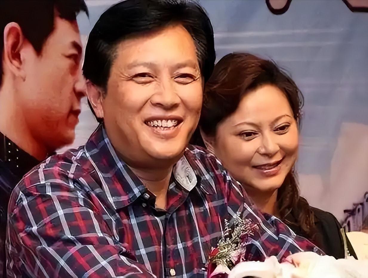 老戏骨唐国强的亲闺女唐莉如今都已经43岁了，谁能想到，这位出生在聚光灯下的星二代