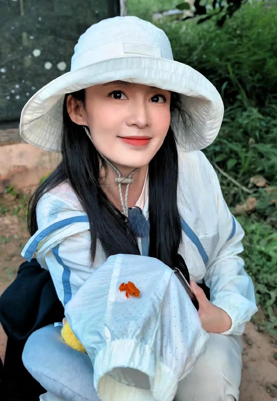 @李沁最新～@花少[比心]