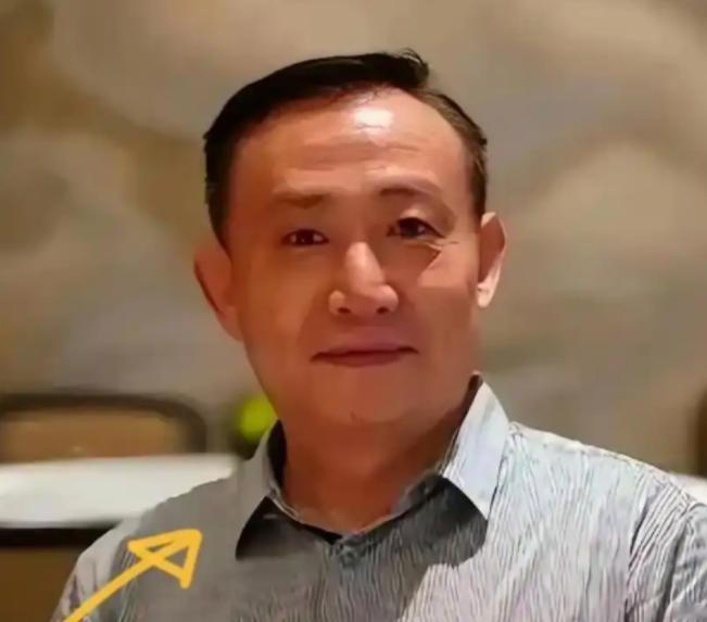 卢麒元转发陈枫提议:针对蓄意歪曲、丑化以及篡改我国教材的行为，应该视为分裂国家