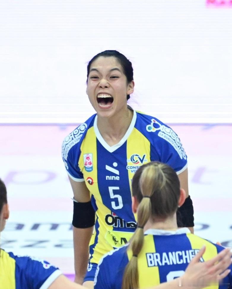 庄宇珊留洋第一季⚔️今晨结束的意甲女排联赛第22轮的比赛：同在保级区的库内奥
