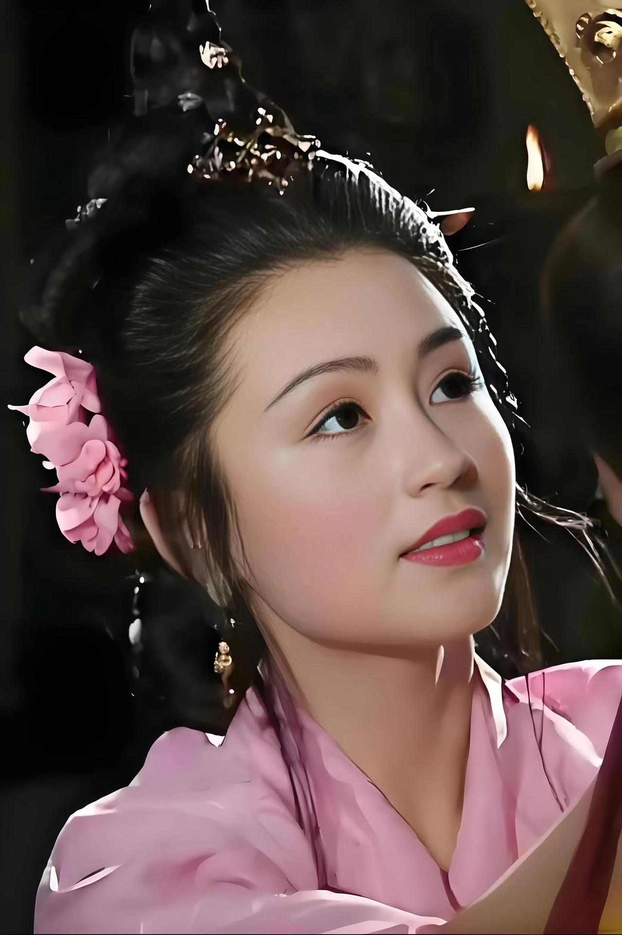 曹操杀死吕布后，问曹仁：“怎么没见到貂蝉的身影？这般绝色佳人，总不至于凭空消失了