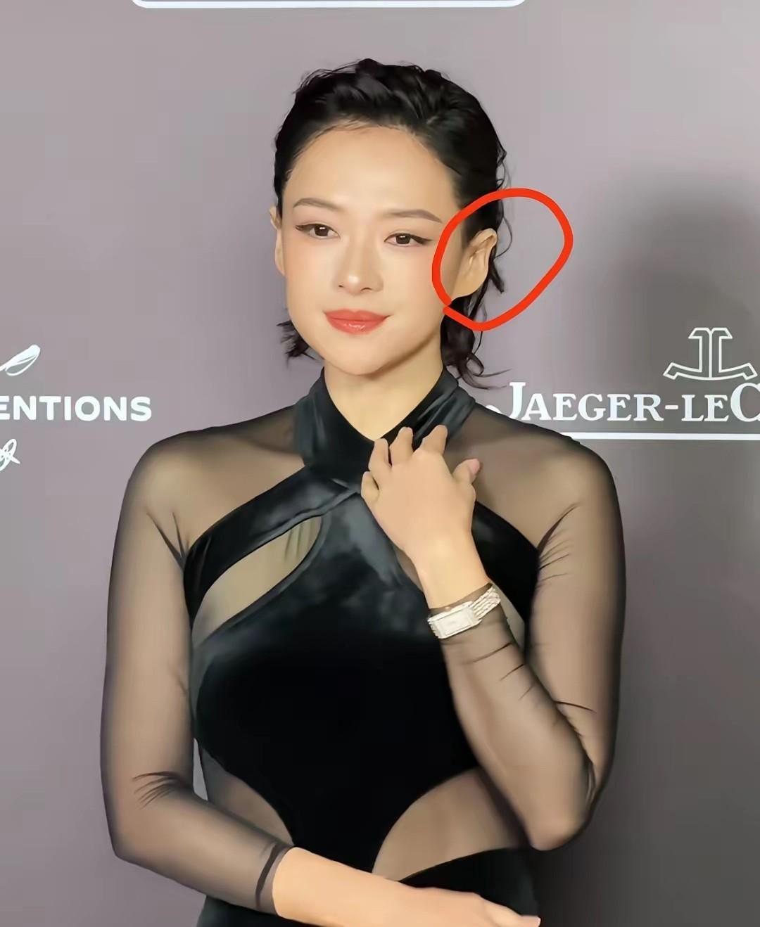 章子怡耳朵刷屏，瘦到骨头显形，我们到底在看什么？积家活动上章子怡的耳朵突然成了