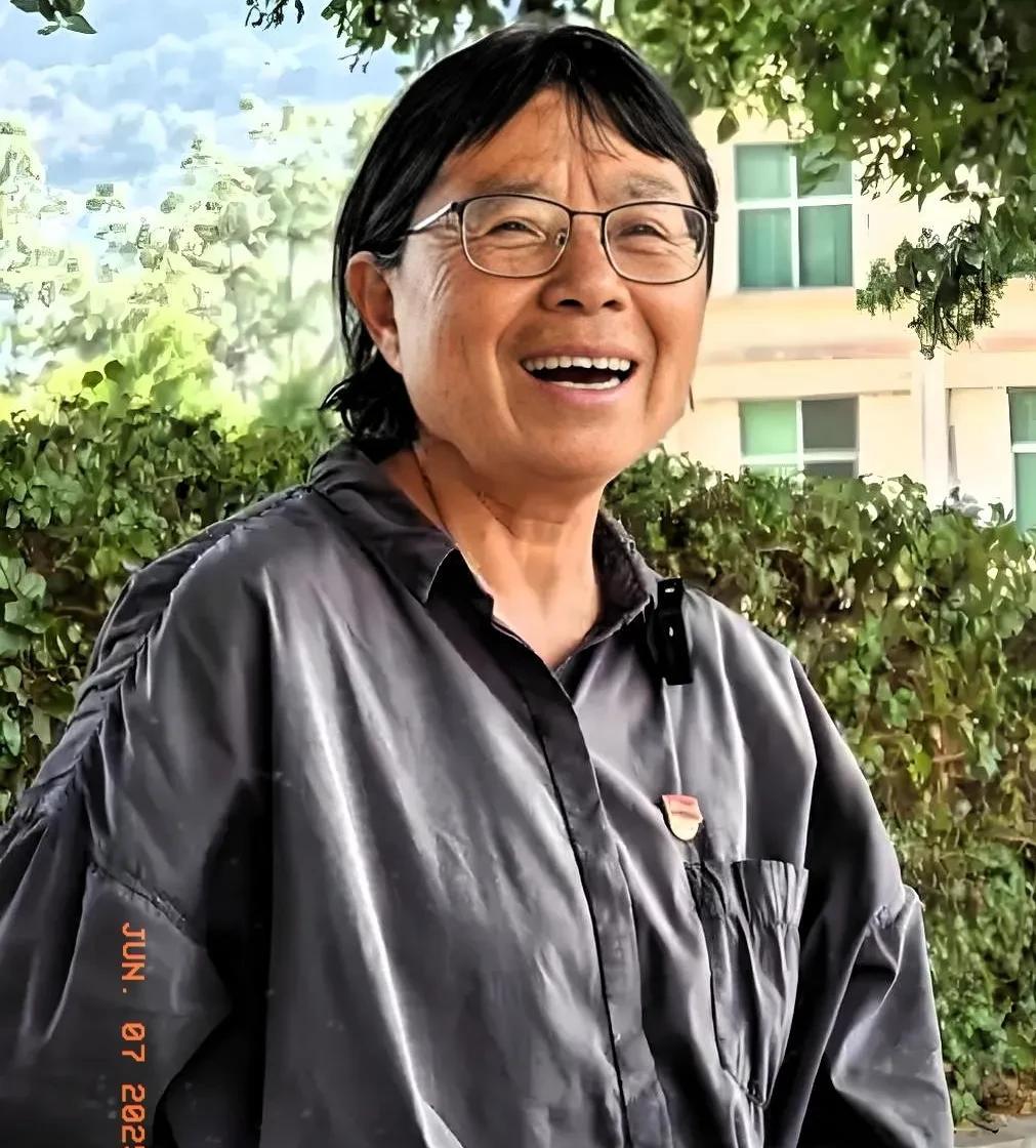 有个事一直不敢说，张桂梅老师的学生毕业后，却没有一个人回去“报答”母校。原