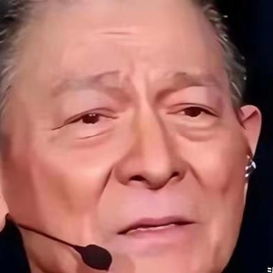 65岁刘德华坦然变老：真正的体面从不是强行冻龄娱乐圈最难得的清醒，莫过于6