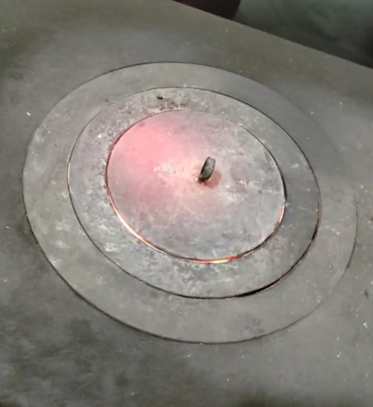 空调好像已忘记了自己还有制热功能,开机半小时,房间温度没起来,空调累得自己休息了