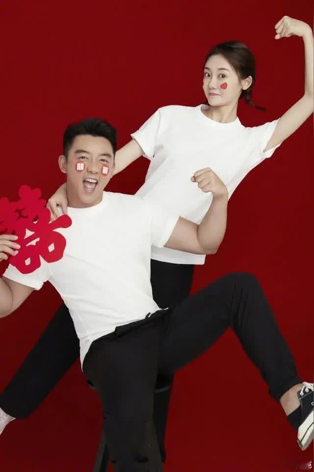  郑恺苗苗：把日子过成唠家常笑不活了！郑恺喊话带内裤，这对是真不把?我们当外