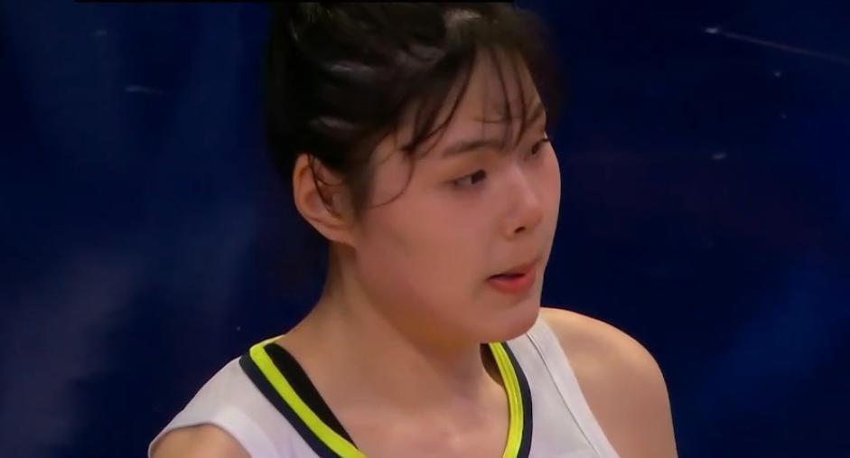 #WNBA#李月茹空得18+10两双，飞翼队76：87客场负天空队，无奈两连败。