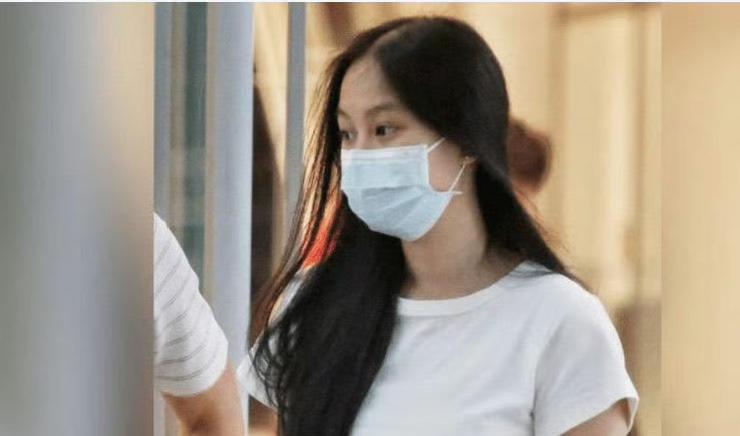 新加坡一女子因嫖客拒付1200美金服务费,报警称被强奸,被判缓刑。这名女子现年2