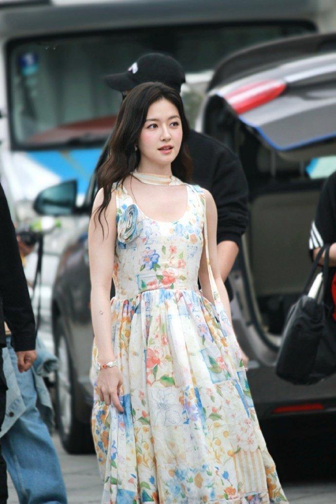 李兰迪花里开出了个李兰迪这个李兰迪就这么轻轻松松秒了