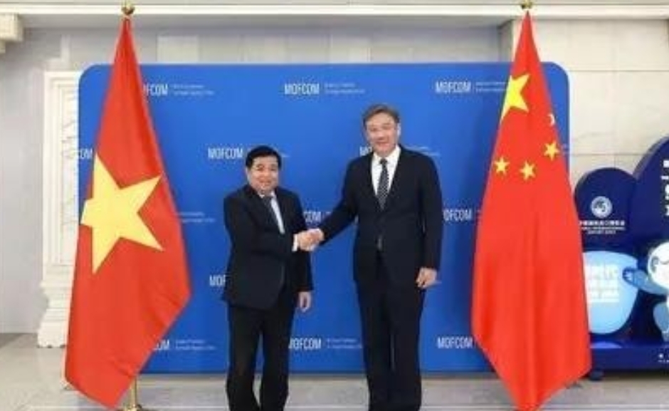 越南为啥不把中国的警告当回事？问题可能出在咱们自己身上！ 国家主席武文赏接见