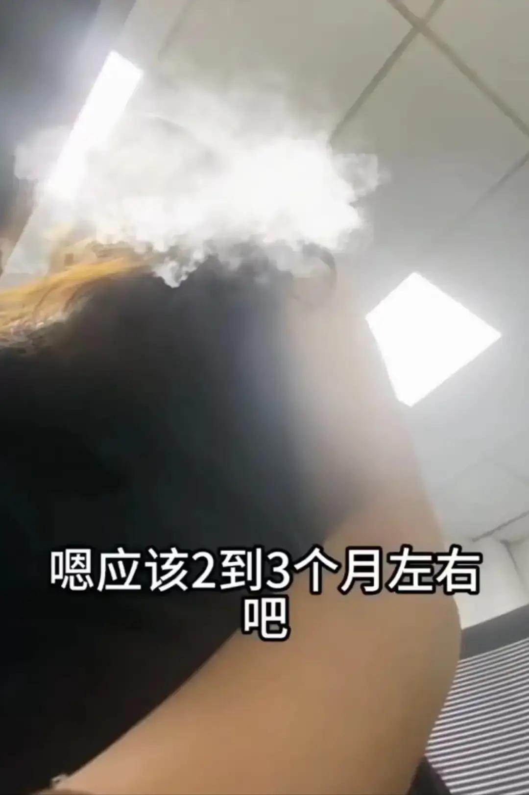 银行完败！广东佛山一位女士带着30万去银行提前还房贷，本以为银行会痛快收钱，结果