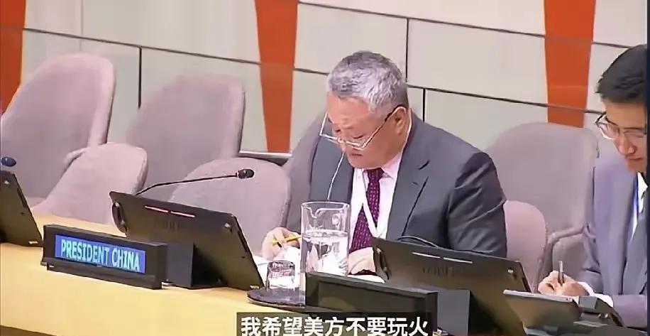 有一个很奇怪的现象。在美国拜登任总统的时候，美国领导其他国家积极援助乌克兰。